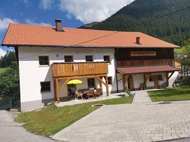Haus aussen Sommer