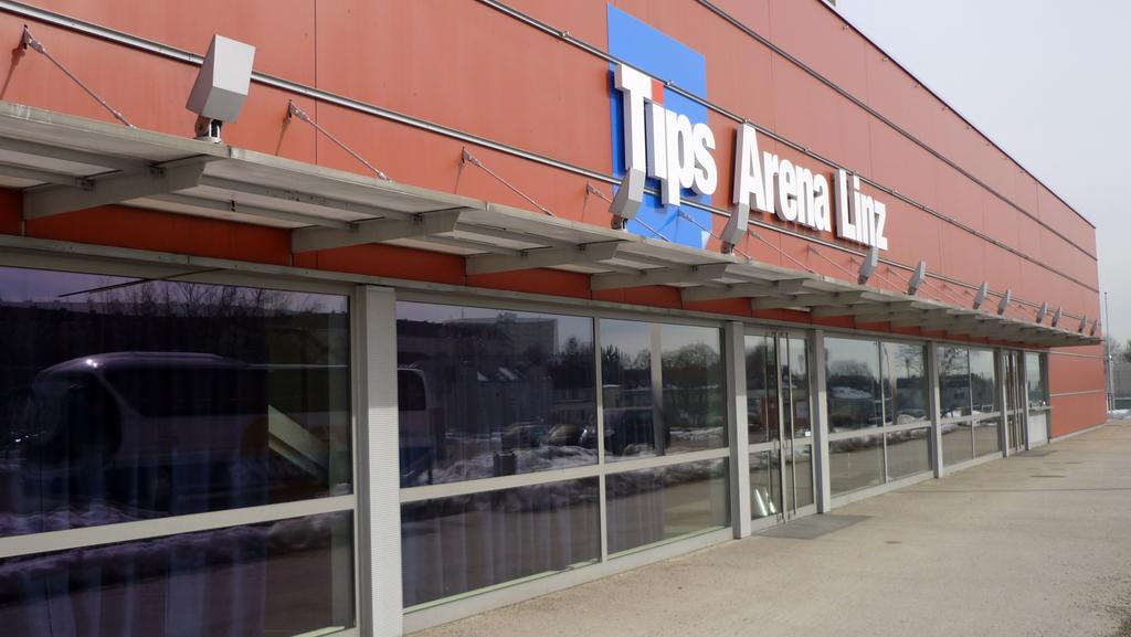 Tips Arena Aussenansicht.JPG