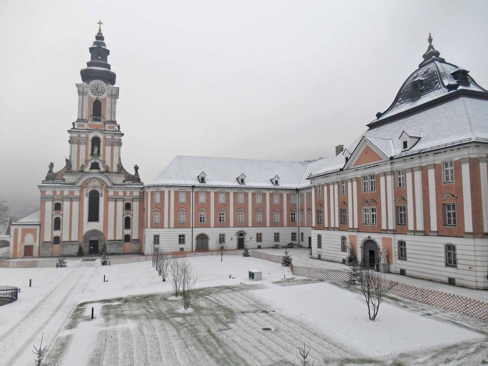 Stift Wilhering im Winter