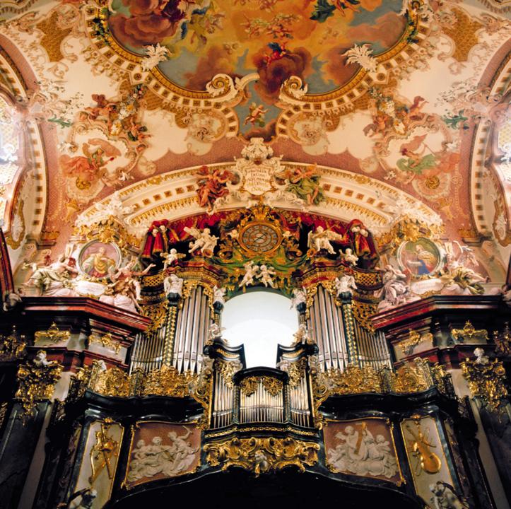 Wilhering: Stift Wilhering - Kirche mit Orgel