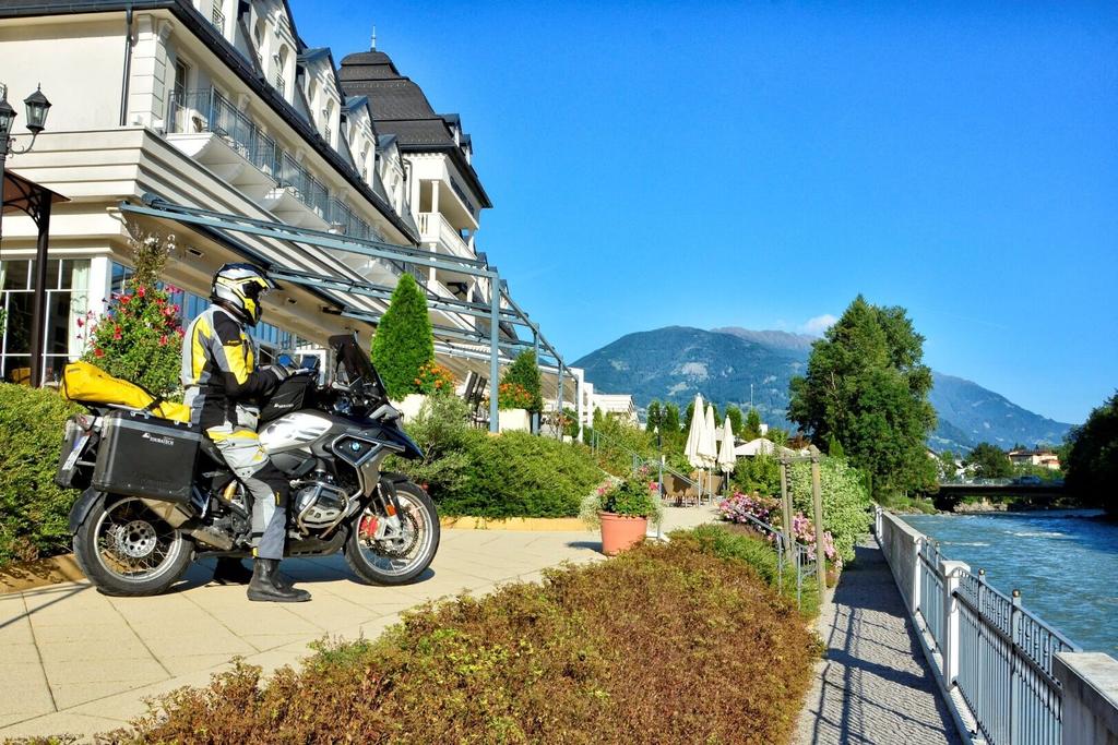motorrad-lienz-grand-hotel-c-gs-magazin.jpg