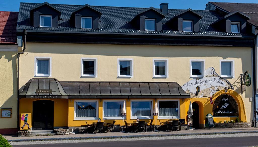Fassade_MI_links_red