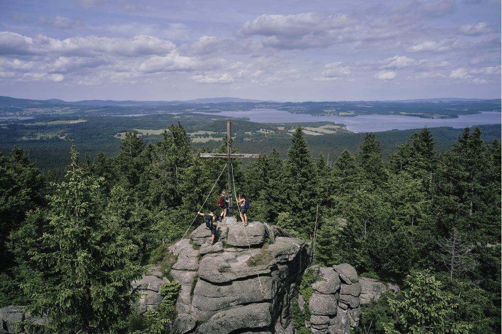 BoehmerwaldWandernBaerensteinMoldaustausee_OberoesterreichTourismusBoehmerwaldRobertMaybach.jpg