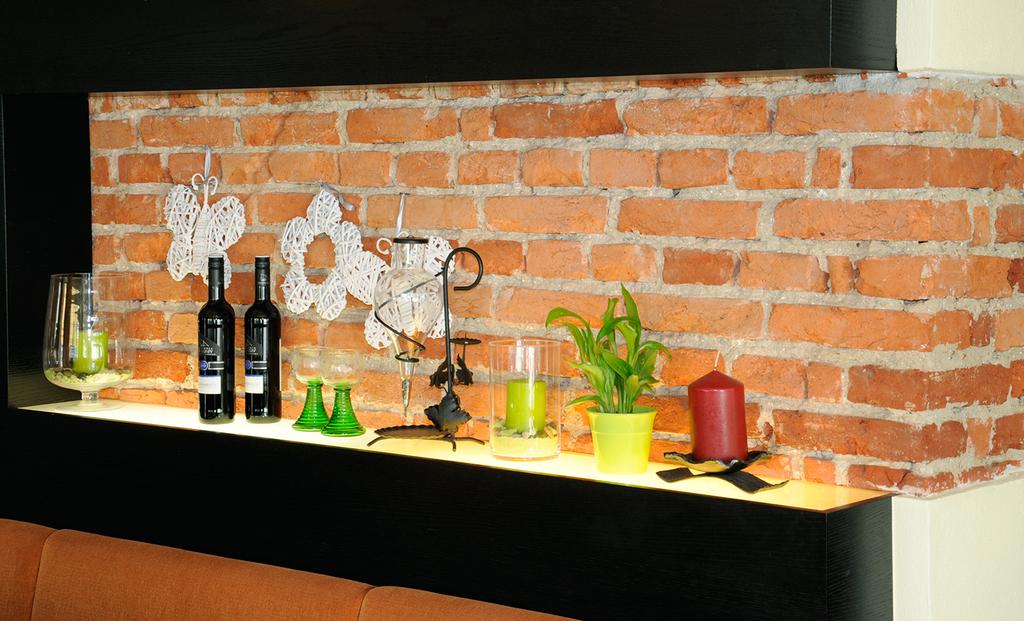 Cafe Eveline, Maria Schmolln