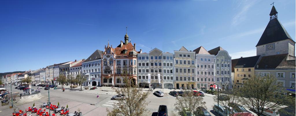 Stadtplatz mit Rathaus