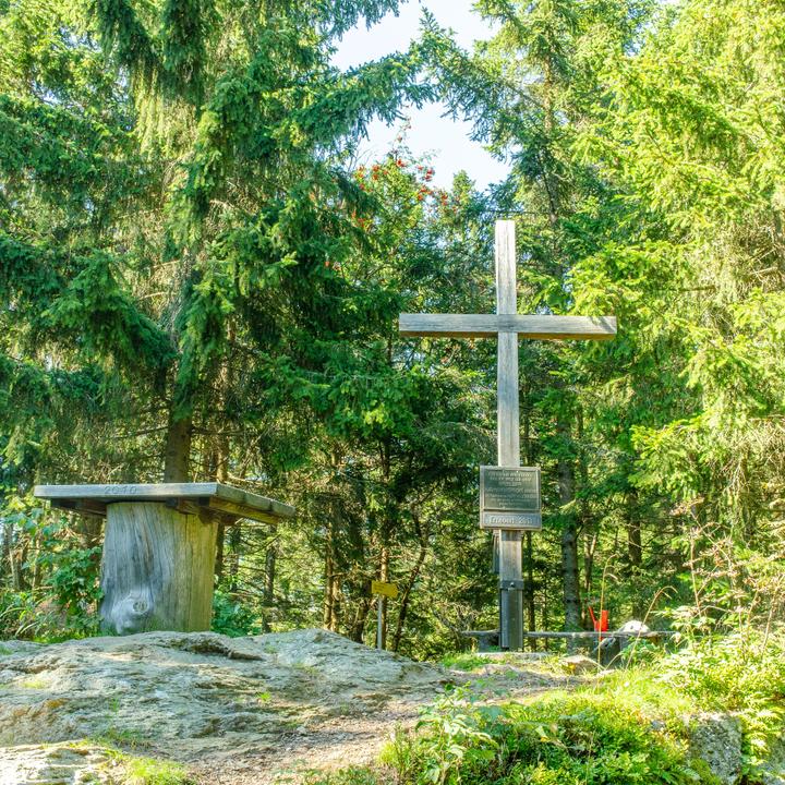 Gipfelkreuz Rabenwaldkogel in der Oststeiermark