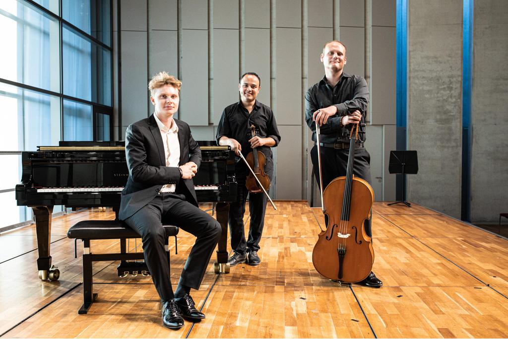 Trio Mirabelli