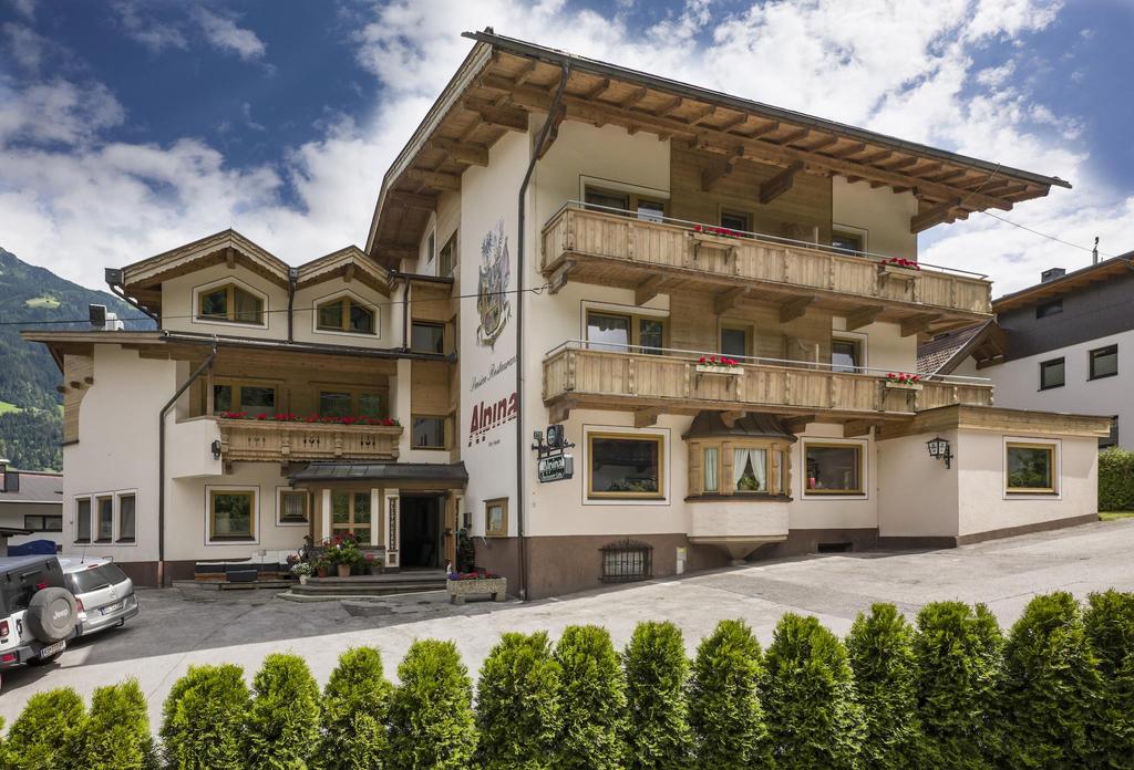 Hotel_Alpina_Schwendau_172_Hippach_Haus_aussen Kop
