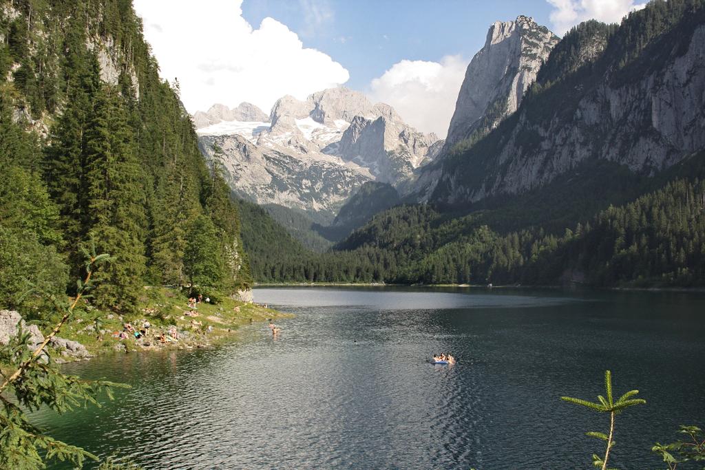 Baden im Gosausee