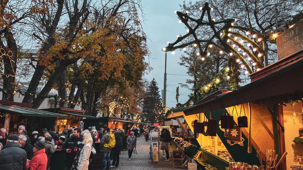 Stimmungsvoller Weihnachtsmarkt am Mirabellplatz