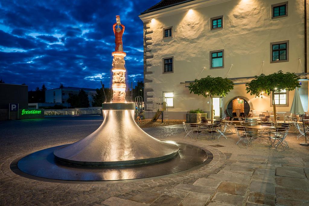 Brunnen von Arik Brauer