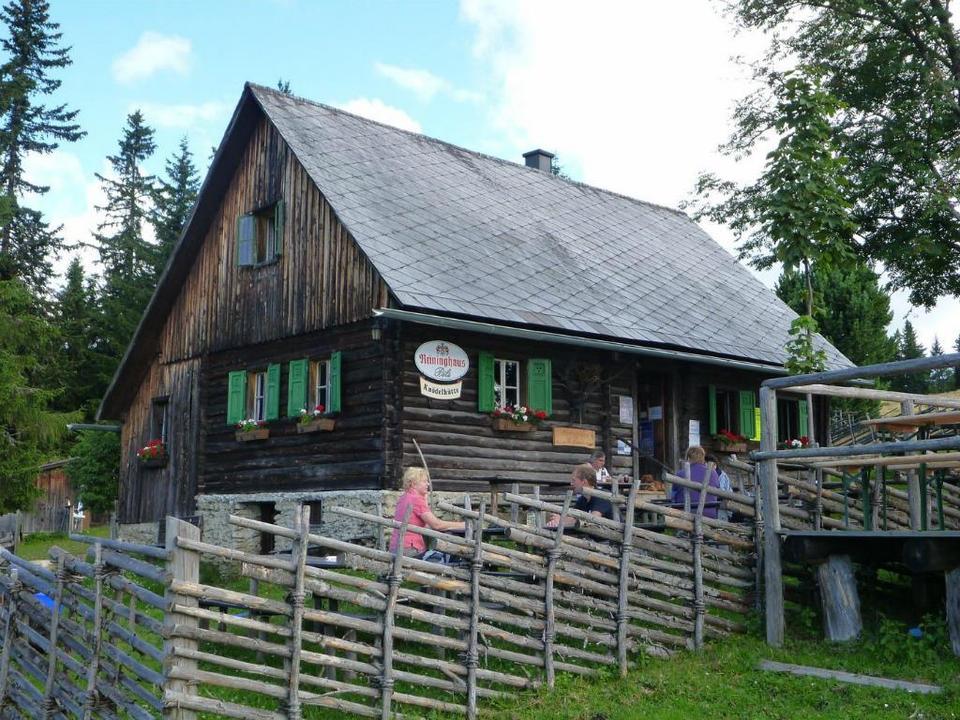 Knödelhütte-Außenansicht