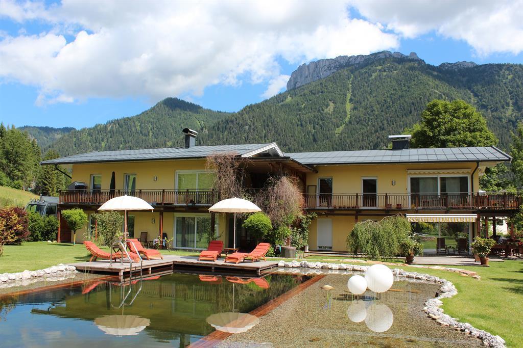 Apartment Steinplatte mit Schwimmteich