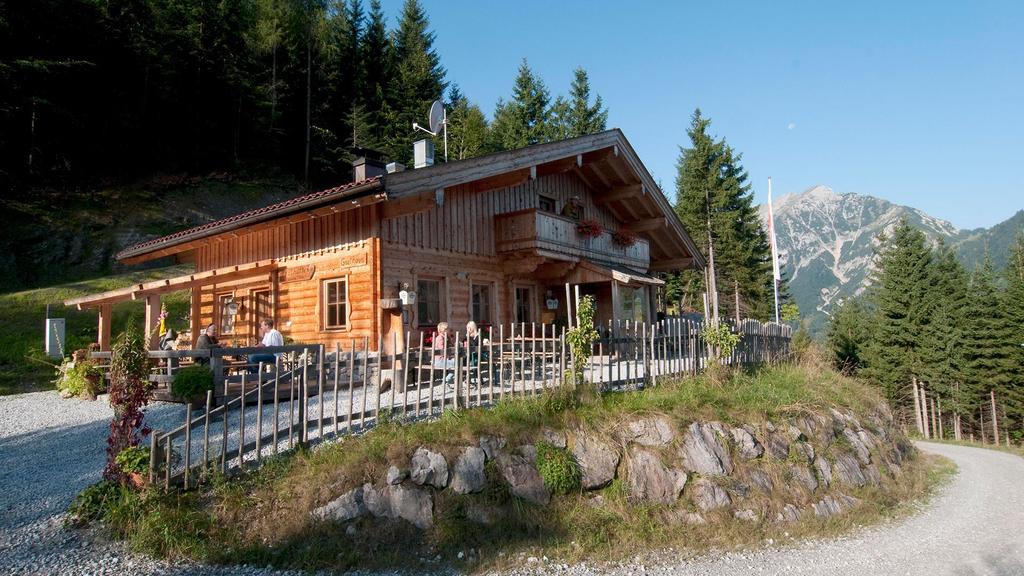 Rodlhütte - sie liegt auf halber Strecke zum Zwölferkopf
