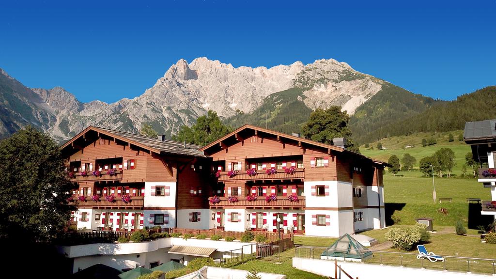 Hotel Marco Polo Alpina - aussen Sommer
