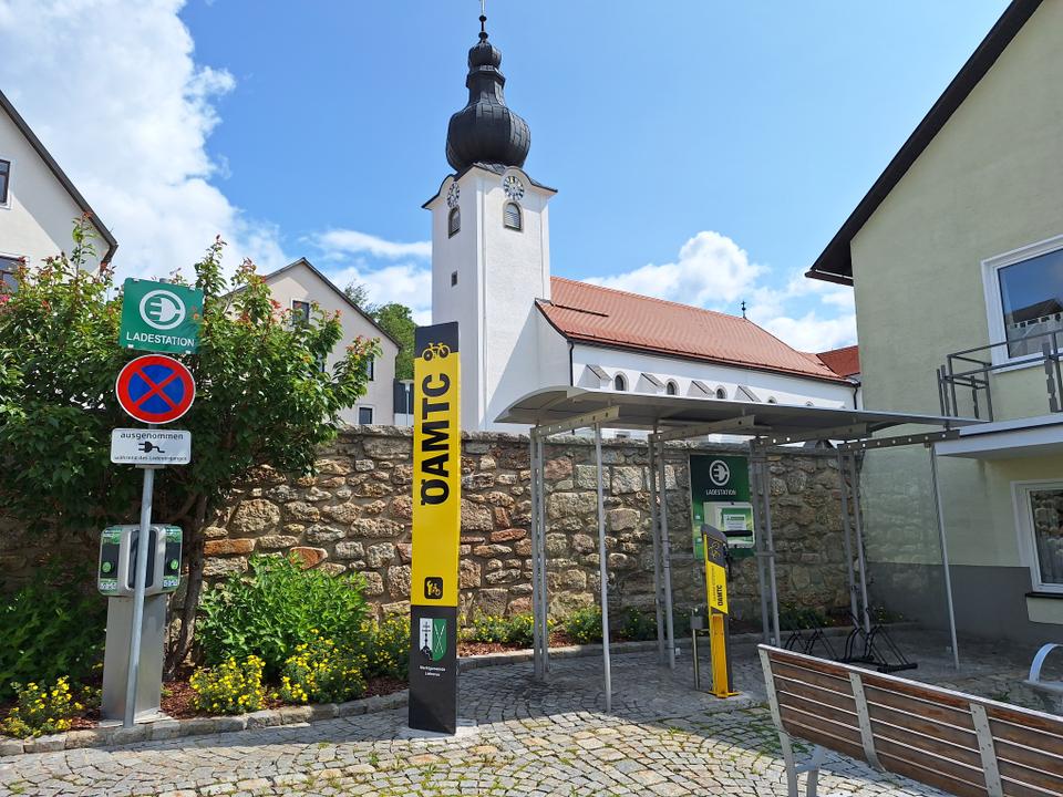 ÖAMTC-Fahrrad-Reparaturstation