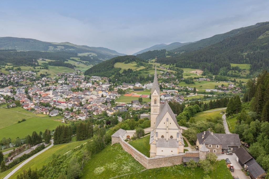 Wallfahrtskirche St. Leonhard Drohnenaufnahme