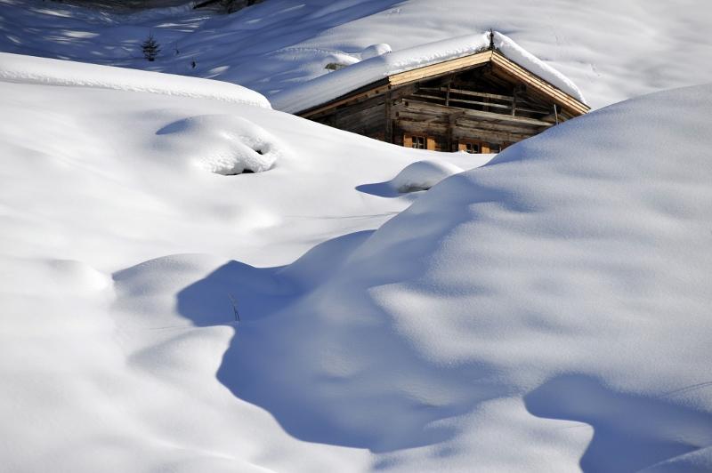 Verschneite Alm in der Kelchsau - Langer Grund