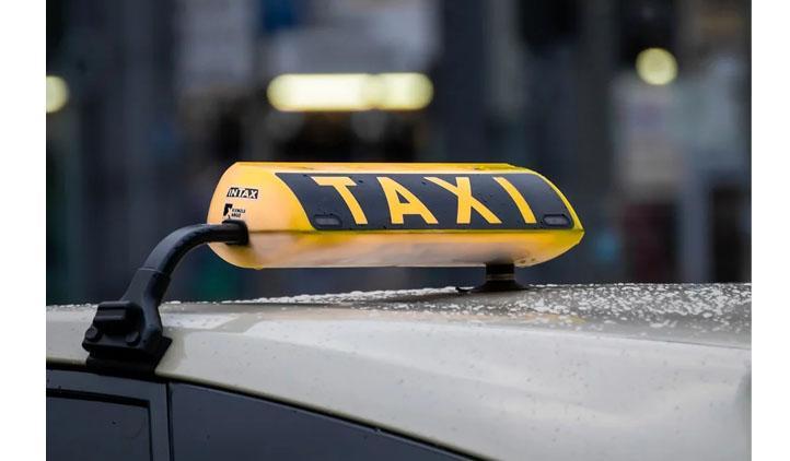 Taxi (c) Pixabay_Birgl