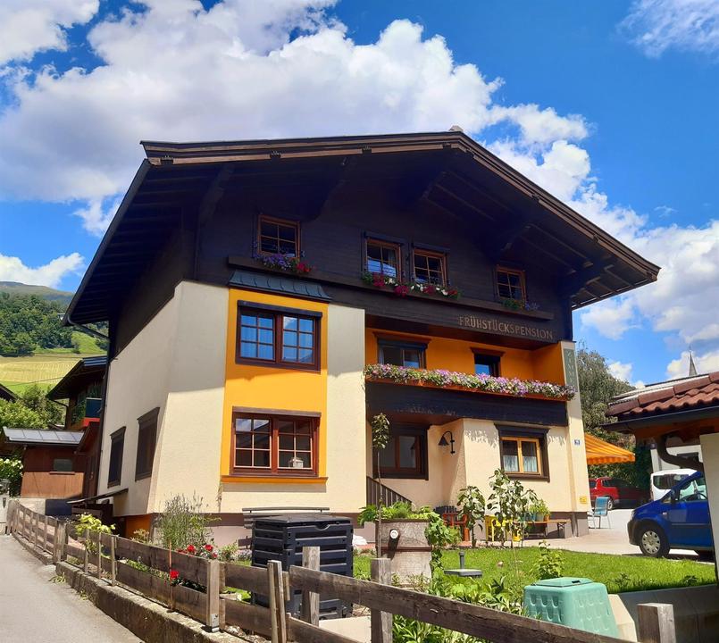 Pension zu Hause im Sommer