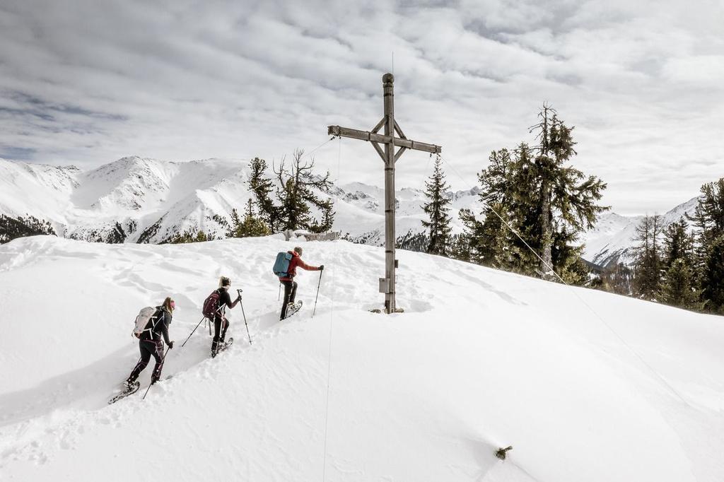 ©-TVB-Tiroler-Oberland-Rudi-Wyhlidal-Schneeschuhwandern-Frudiger-Winter-2021 (72).jpg