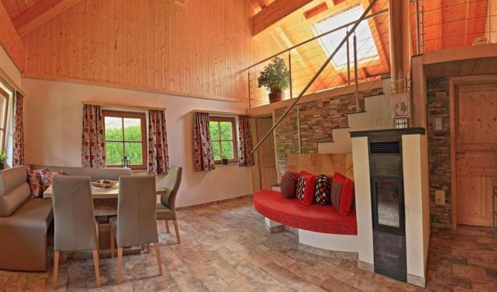 Alpenchalet Farst Wohnraum