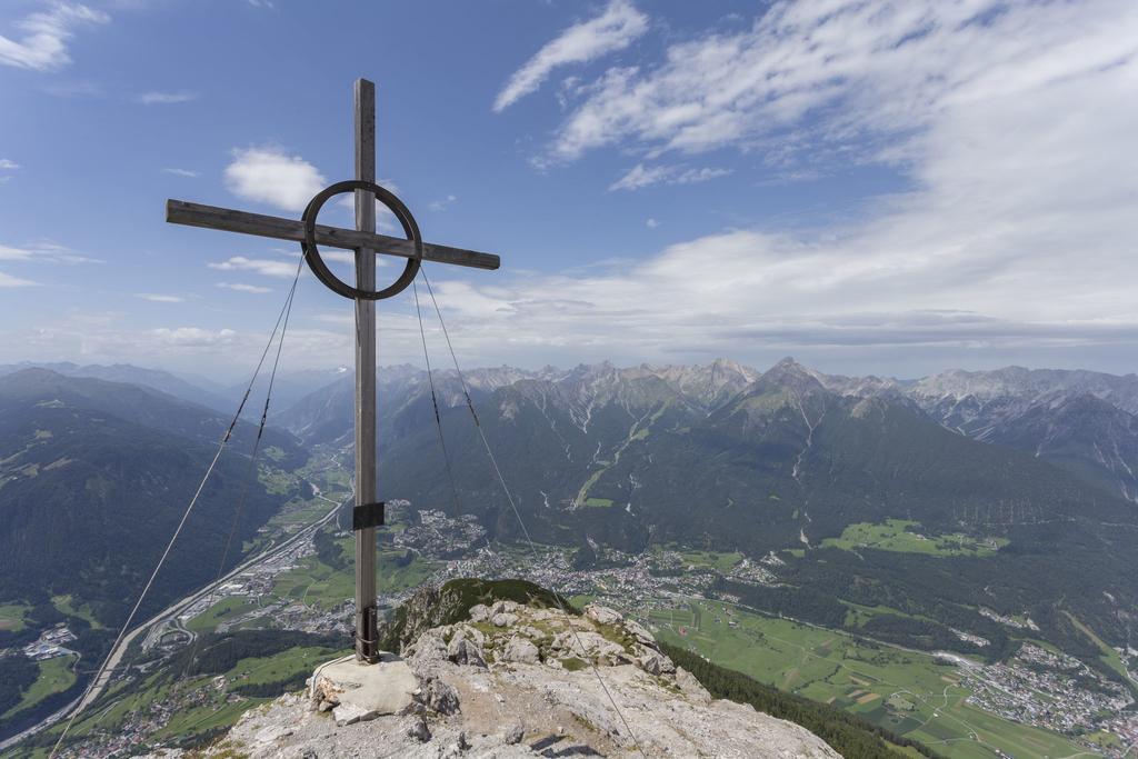 Tschirgant Karr+Âster Kreuz_IMG_8349.jpg