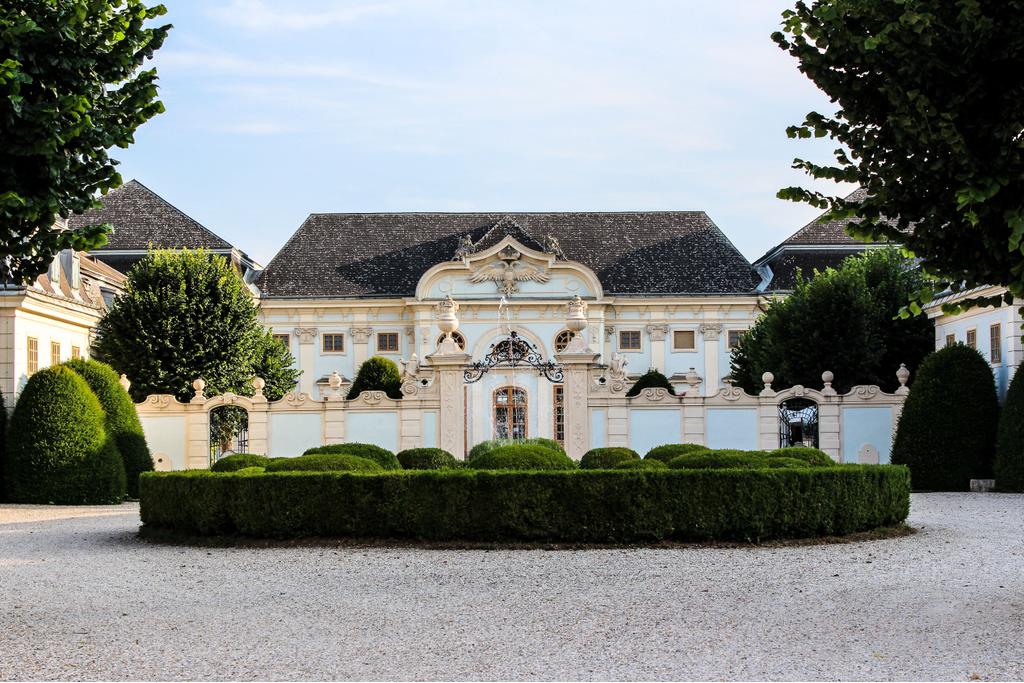 Schloss Halbturn