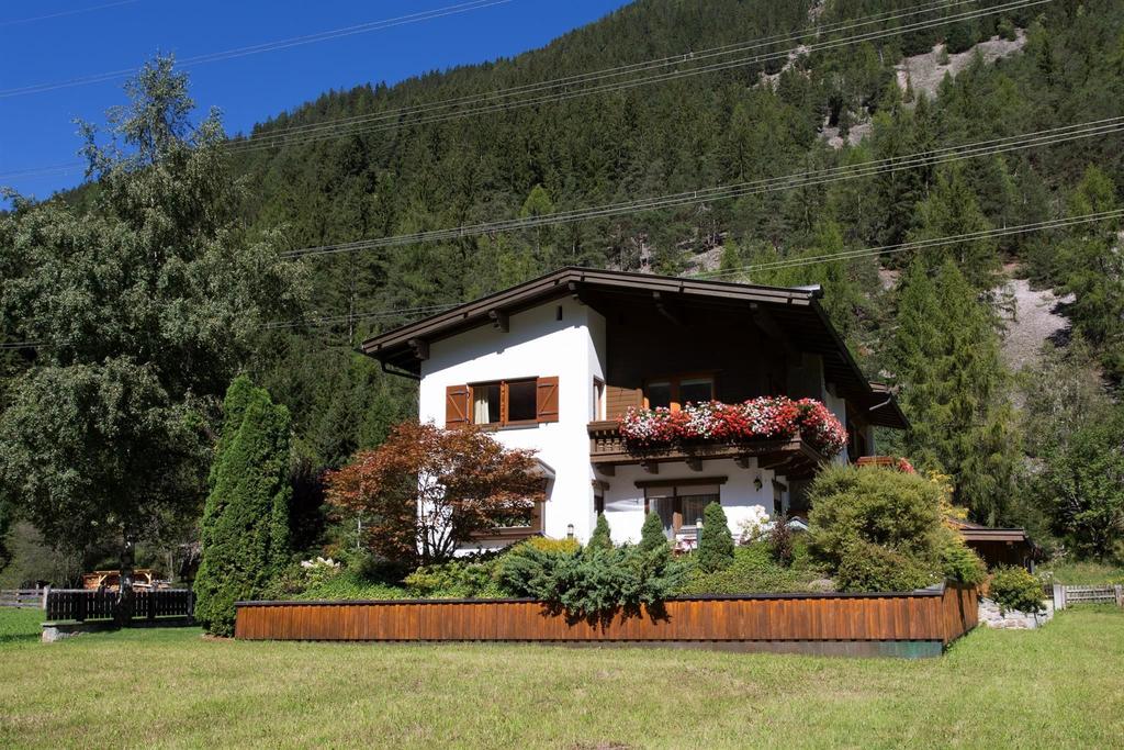 Sommerbild Landhaus Zauser