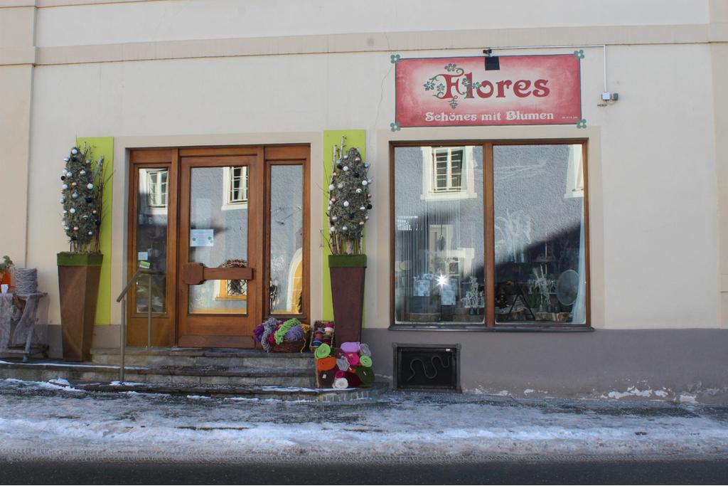 Flores Außenansicht