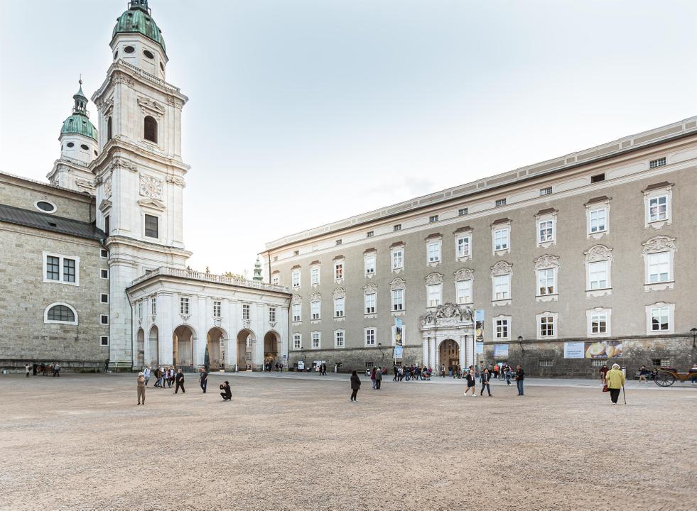 Residenz, Dombogenterrasse und Dom