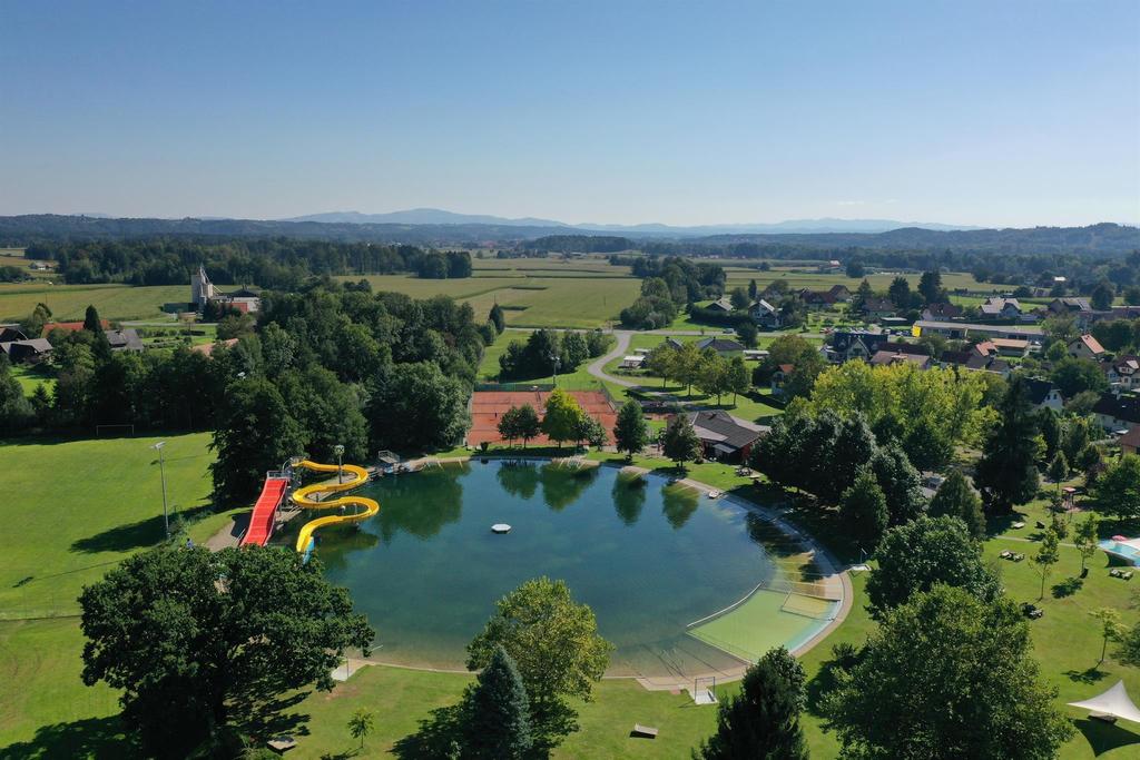 Freibad Schwanberg mit Rutschen