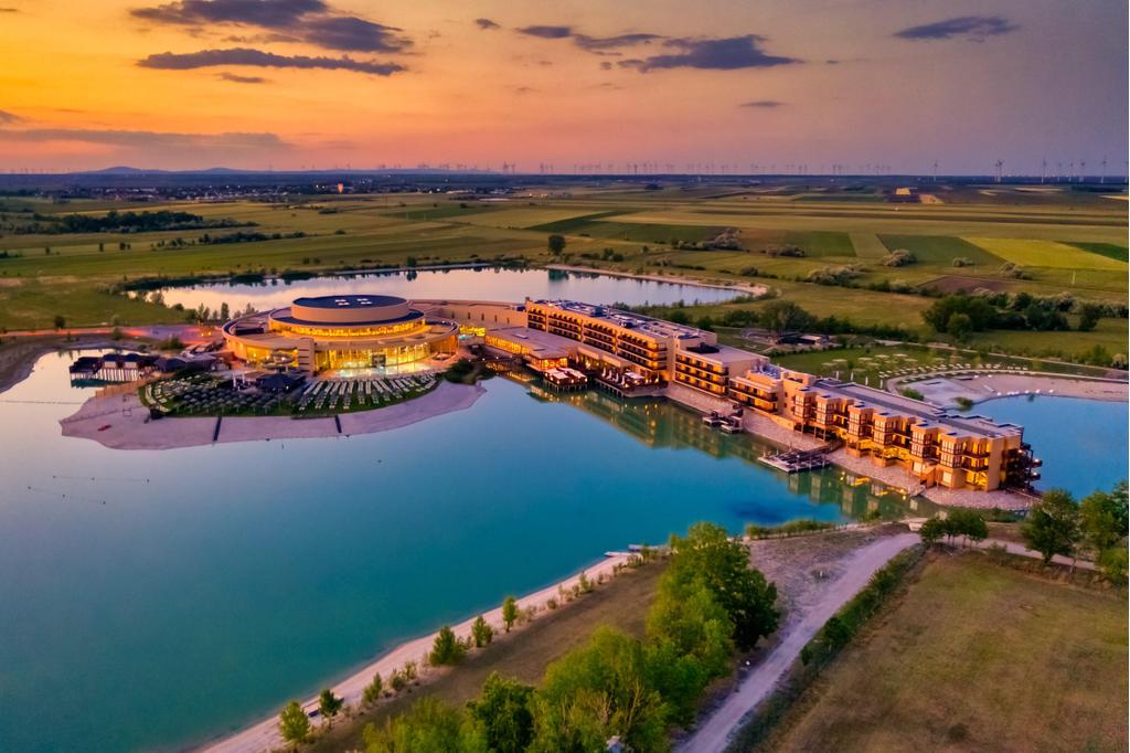 Aussenaufnahme © St. Martins Therme und Lodge_Rudy