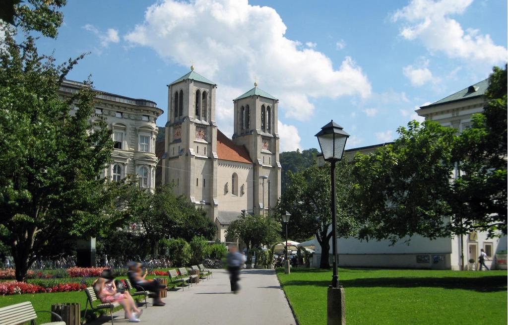 Blick vom Kurgarten auf die Andräkirche