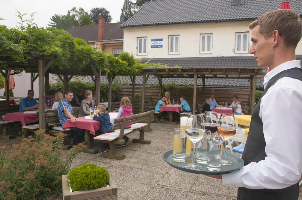 Gastgarten am Fuße der Greinburg