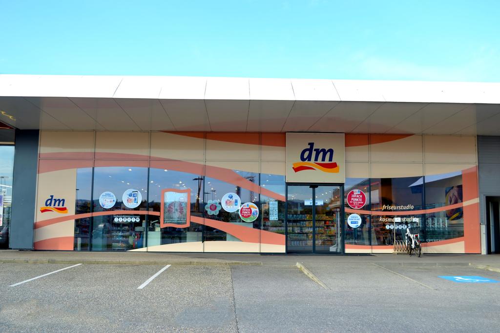 DM