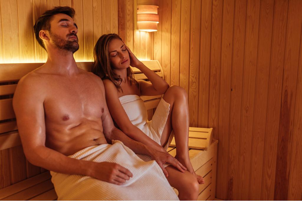 Schwitzen in der Sauna