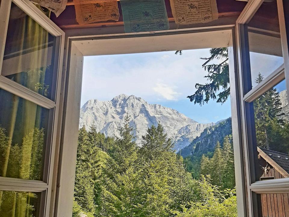 Fensterblick auf das Tote Gebirge
