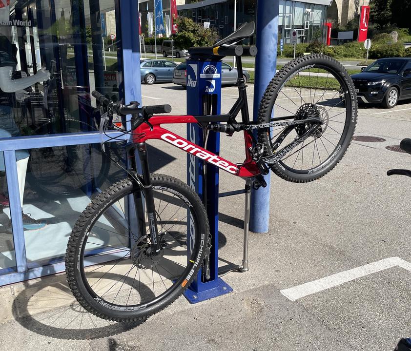 Rad Service Station