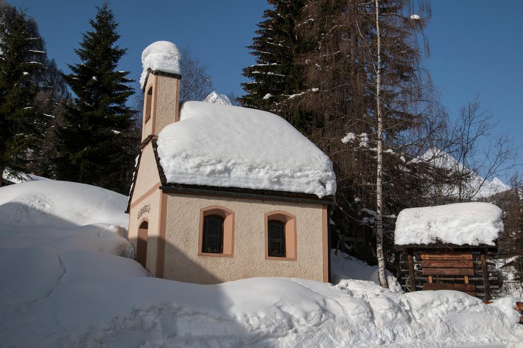 Die Wolfgangkapelle - hier rechts halten Richtung Kräuterwand