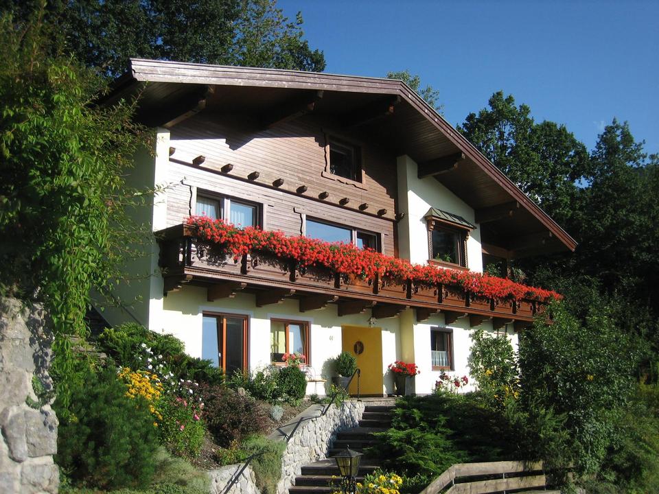 Haus Außenansicht Sommer