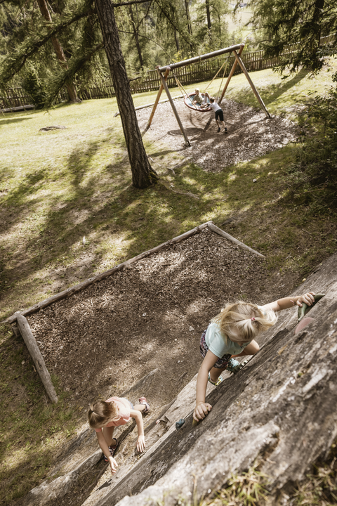 -c--tvb-tiroler-oberland-rudi-wyhlidal-spielplatz-familie-2021-27-_1722138494.png