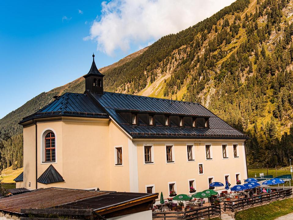 Alpengasthof Lüsens im Sommer
