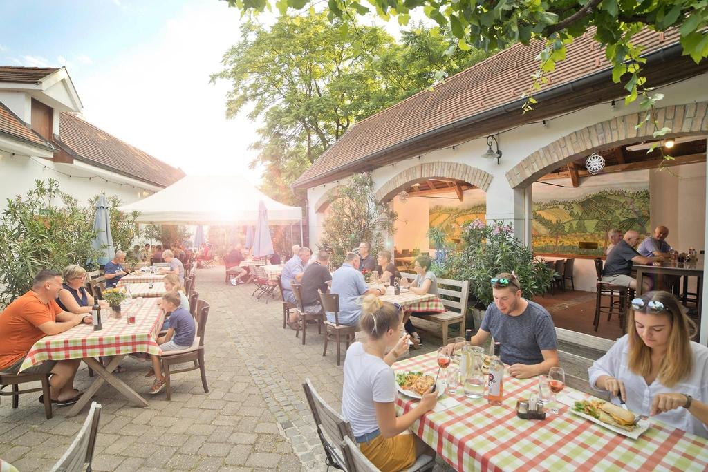 Garten Heuriger Stegschandl
