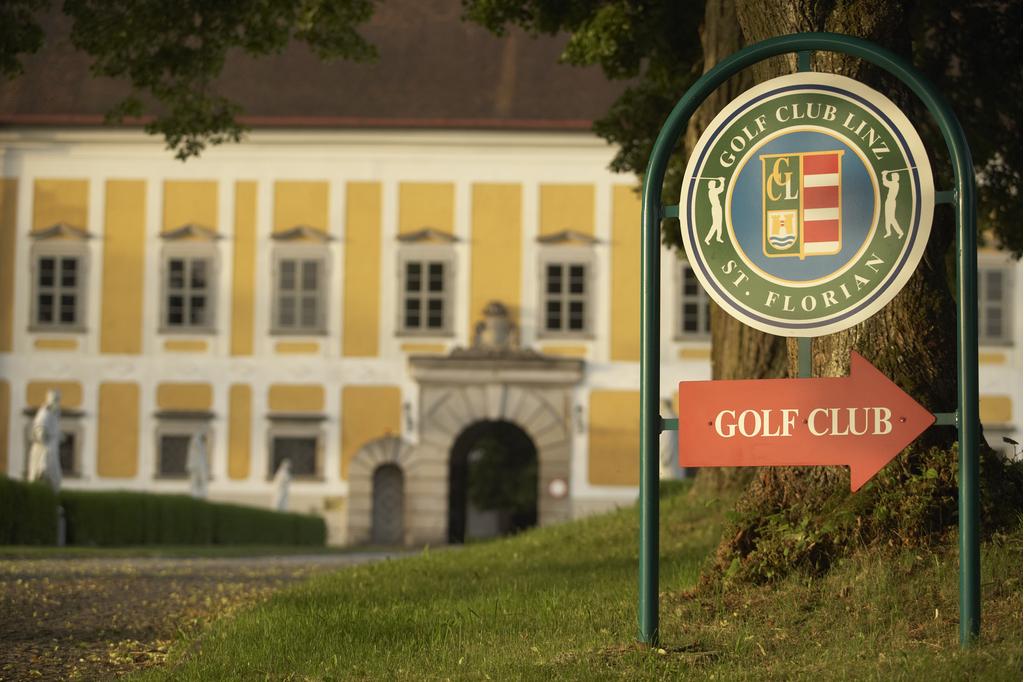 Zufahrt zum Golfclub