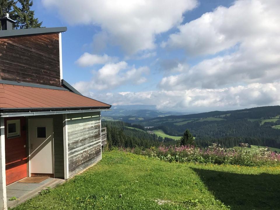 Chalets im Sommer