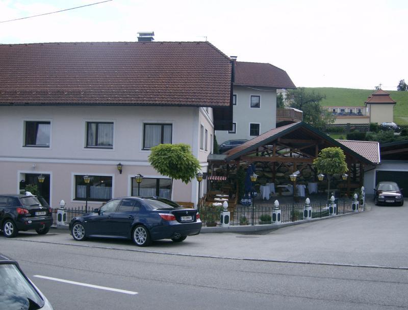 Gasthaus zum Raschhofer