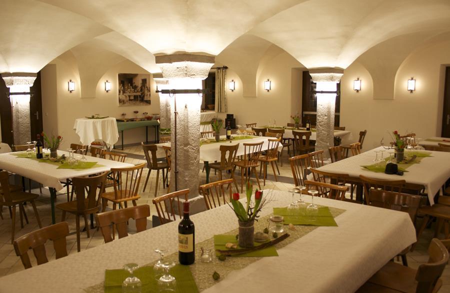 Saal Rossstall Anthering