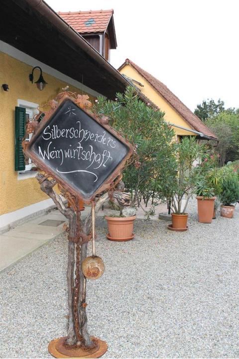 Weinhof Silberschneider.