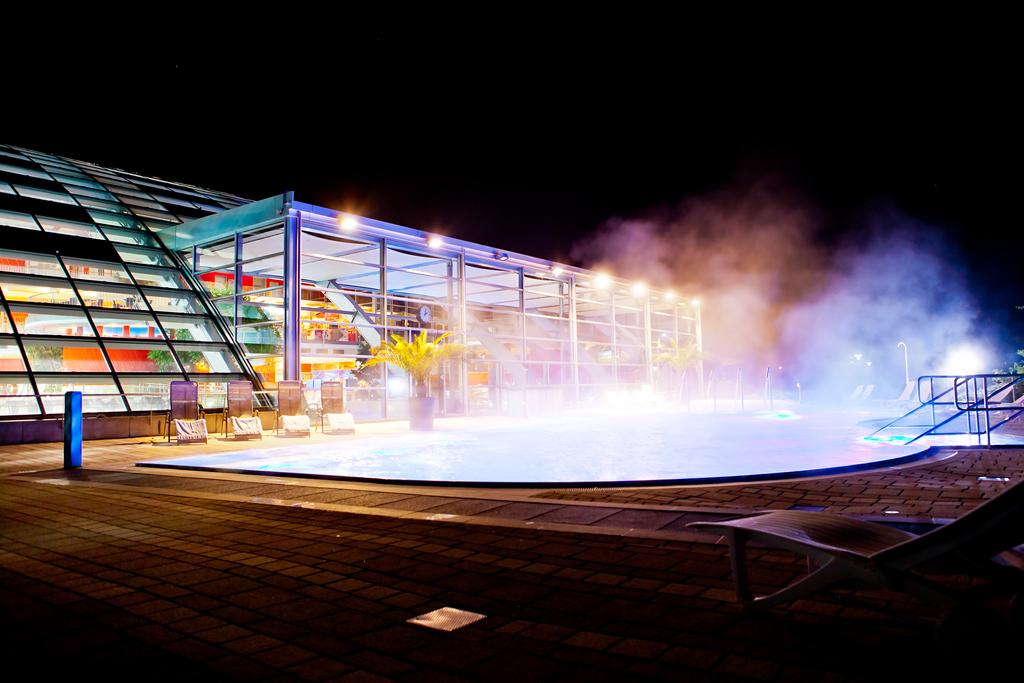 Cambomare Badewelt Nachts